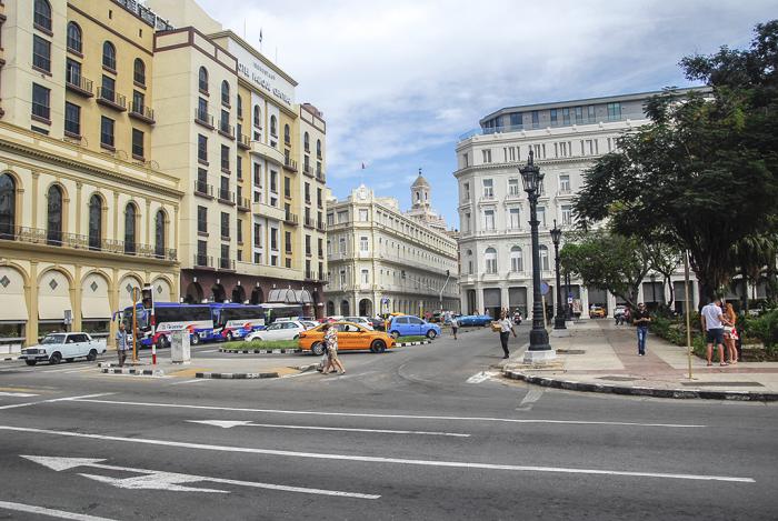 Hoteles Packard, Parque Central y Manzana.