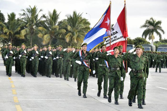 Acto político y ceremonia militar con motivo del 45 aniversario de la fundación de la Brigada Móvil de Tropas Especiales