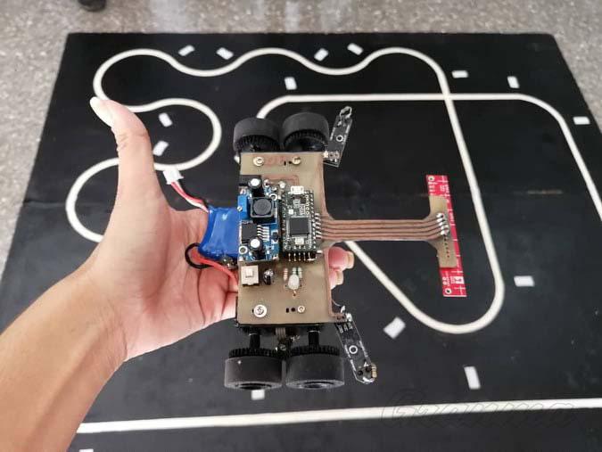 Palmiche, robot cubano