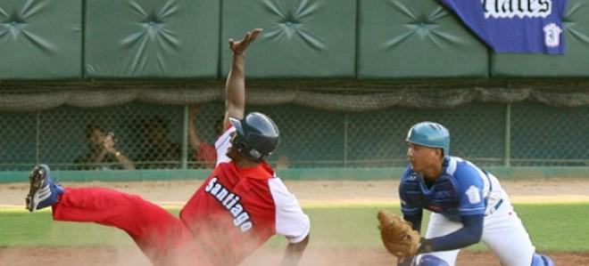 Leones propinan nocaut de 11-1 a las Avispas