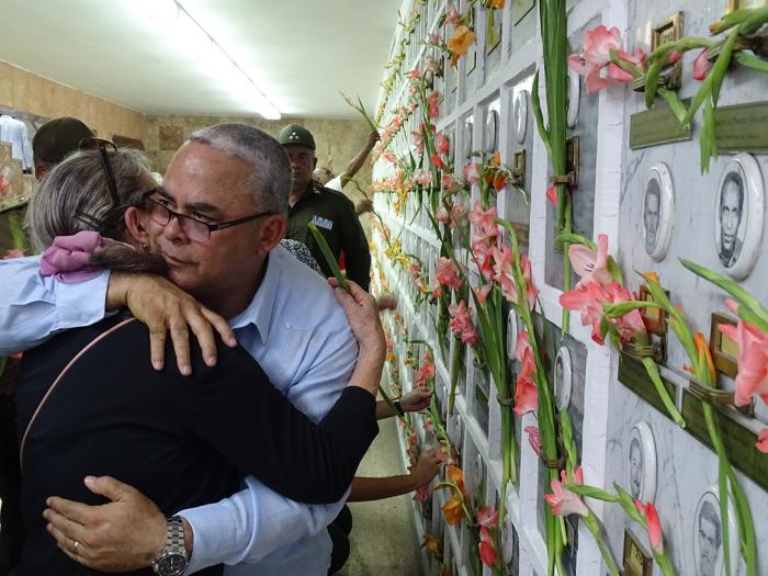 Homenaje a combatientes internacionalistas
