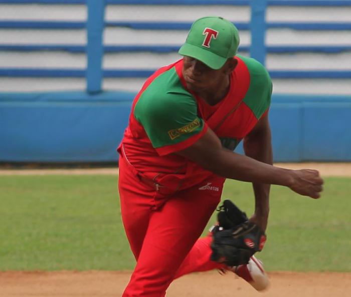 Yoalkis Cruz, pitcher tunero