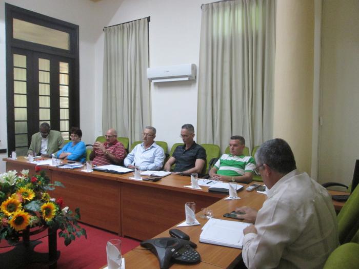 Expertos debaten actualidades en primer congreso de investigaciones del tabaco