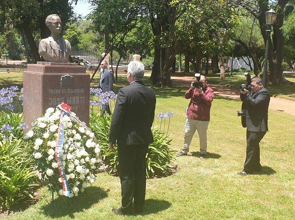 Rinde tributo Díaz-Canel a San Martín, José Martí y víctimas del terrorismo de Estado en Argentina
