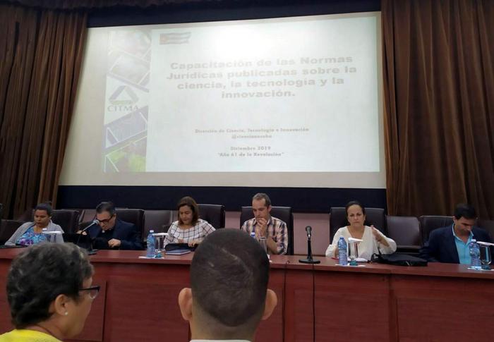 Capacitación en las normas jurídicas de Ciencia, Tecnología e Innovación en la capital, un salto para el desarrollo
