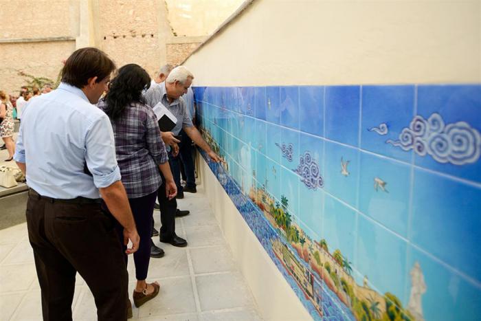 Azul intenso en el Centro Histórico, dedicado a Turquía y La Habana