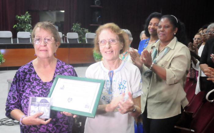 ACTO HOMENAJE A ALFABETIZADORES EN EL TEATRO DEL MINISTERIO DE ECONOMÍA Y PLANIFICACIÓN