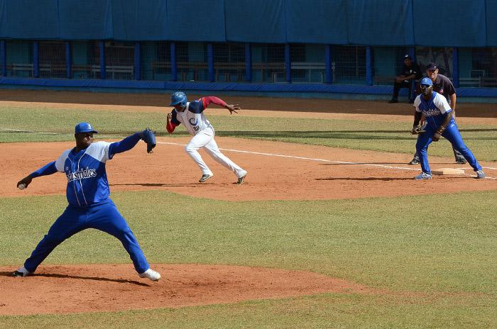 Industriales gana a Camagüey