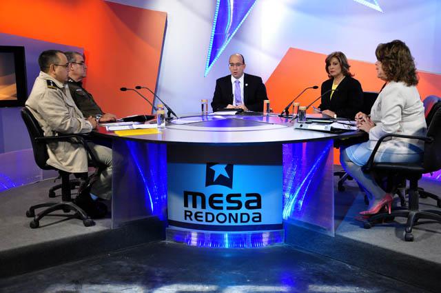 Felicita Presidente Díaz-Canel a la Mesa Redonda