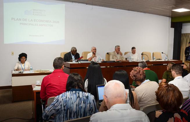 Debate en Comisiones del Parlamento cubano