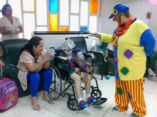 Grupo Habana 500, ciudad de contrastes visita sala de cuidados infantiles del Hospital de Oncología y Radiobiología