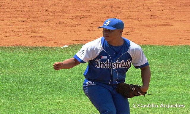 Cinco jugadores de Industriales en lista inicial para el preolímpico de béisbol