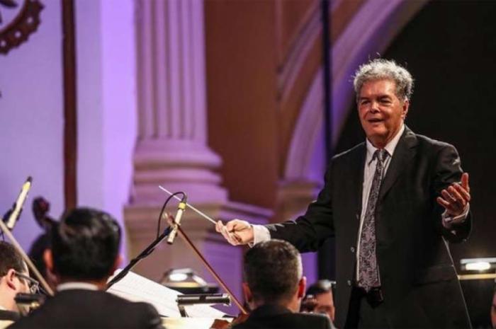 Arturo Márquez, director de orquesta mexicano