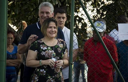 Destaca Díaz- Canel valores del amor en el Día de los Enamorados