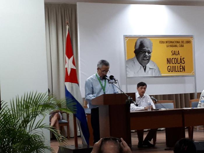 Acto de entrega de premios en la Feria Internacional del Libro de La Habana
