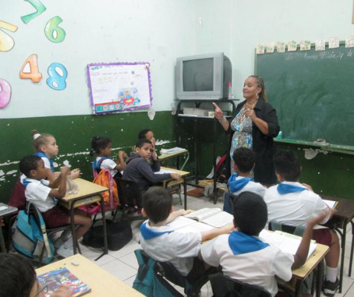 niños en la Escuela primaria René Fraga Moreno