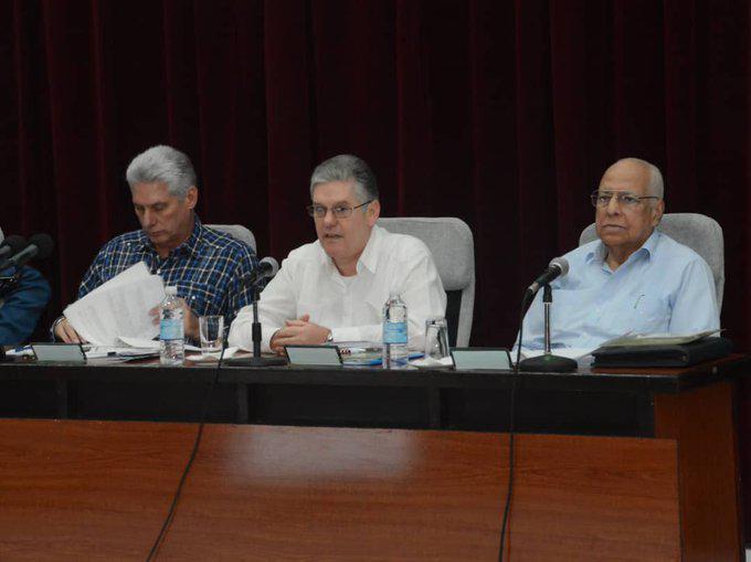 Díaz-Canel: Encontrar soluciones a los problemas de la economía en las condiciones del Socialismo