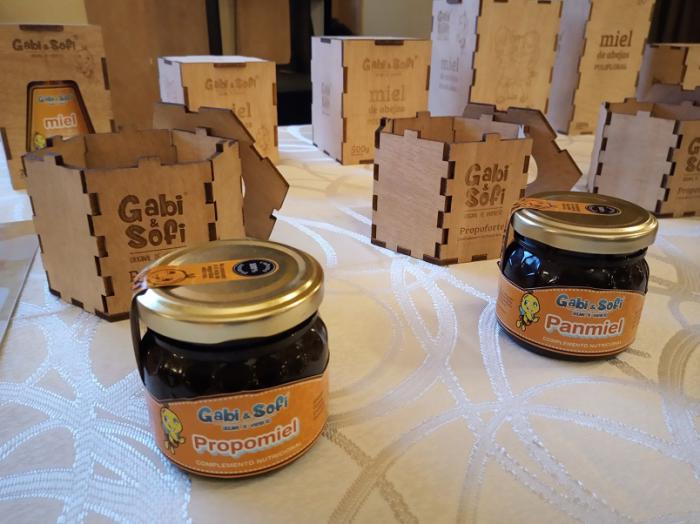 La empresa estatal Apicuba y la marca Gabi&Sofi, de la Cooperativa No Agropecuaria Decorarte