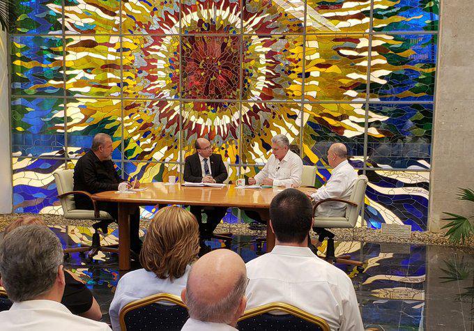 Díaz-Canel en Mesa Redonda sobre el coronavirus