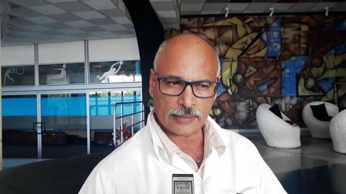 El Dr. Pablo Castillo, director de Medicina Deportiva, ha mencionado entre las principales medidas cancelar la participación de equipos extranjeros en bases de entrenamiento y eventos en nuestro país.