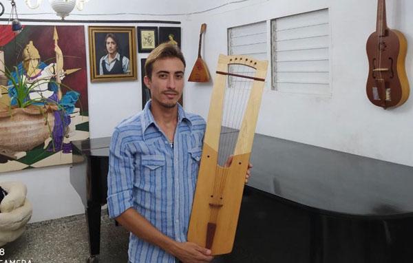 Jorge Collazo, artesano y lutier 