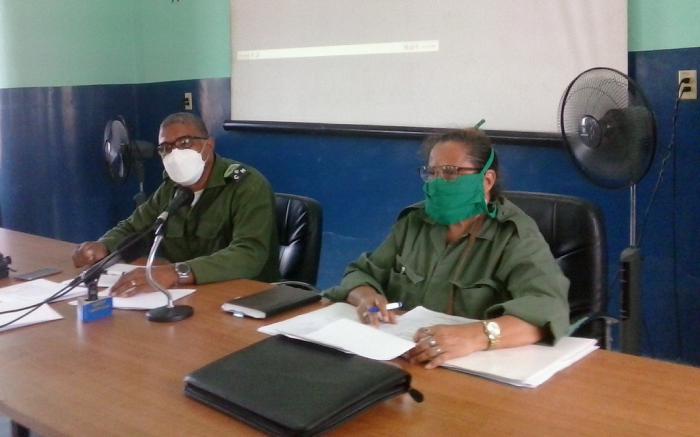 Presidente de Consejo de defensa municipal y vicepresidenta, en Diez de Octubre. 