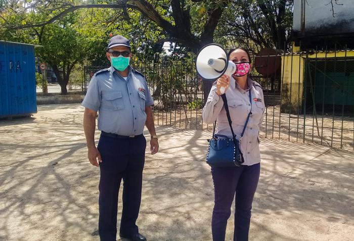 Policías en la prevención de la Covid-19 