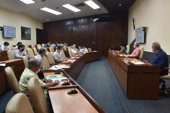 Reunión de Díaz-Canel con los científicos cubanos
