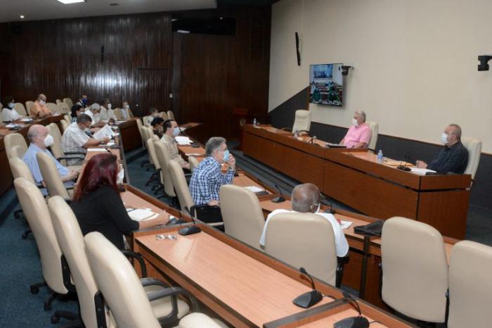Reunión diaria para chequear comportamiento de la COVID-19 en Cuba