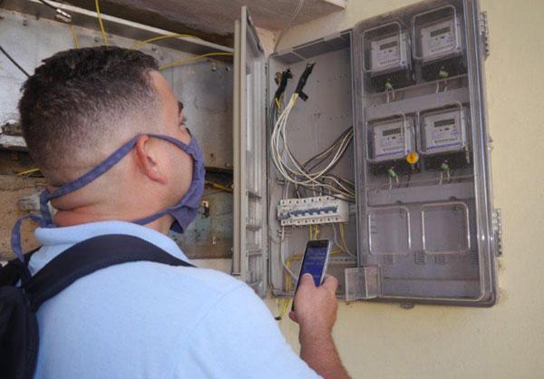 Lector-cobrador de la electricidad