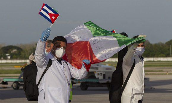 Regreso de Brigada Médica cubana de Italia.