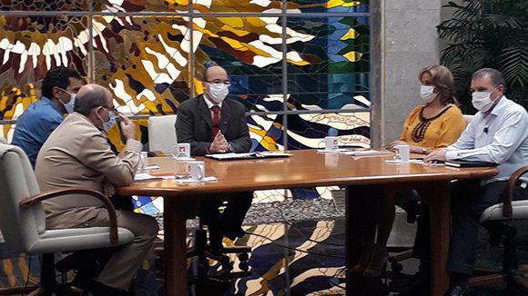 Ministros cubanos comparecen en la Mesa Redonda para explicar las acciones previstas para las tres fases de la etapa pospandemia en aquellos sectores que ofrecen servicios claves a la población.
