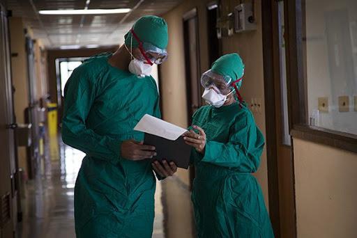 Médicos cubanos