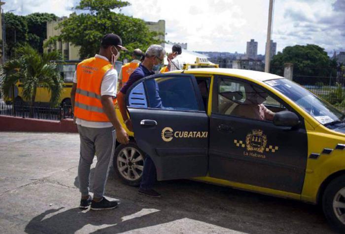 Taxi en la habana durante la pandemia