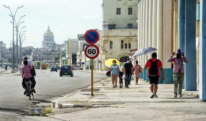Vista del malecón habanero, en la parte de el vedado