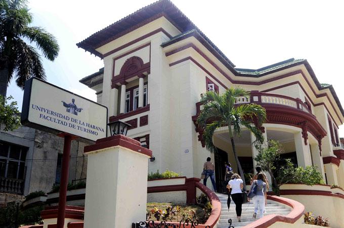 Facultad de Turismo de La Habana