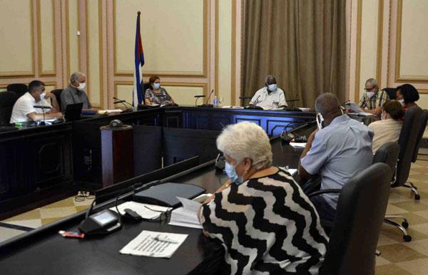 Reunión de diputados del Parlamento Cubano