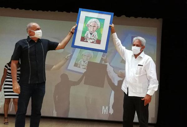 Otorga la UPEC Premio de la Dignidad al doctor Francisco Durán García