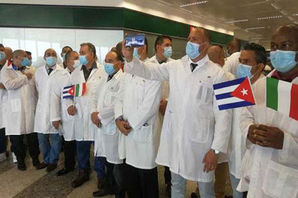 En La Habana, médicos cubanos que laboraron en Turín, Italia