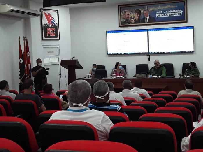 presidencia y presentes en el CDP