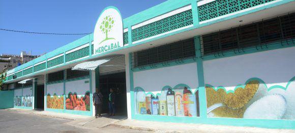 Fachada del mercado mayorista Mercabal