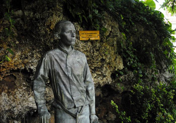 estatua de josé martí en la fragua martiana