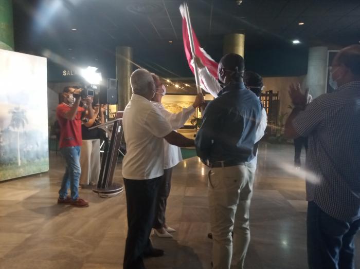 Momento de la entrega de condición de vanguardia nacional a TRADEX