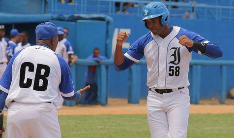 Industriales vapuleó a Santiago de Cuba en el primer juego de la subserie entre ambos