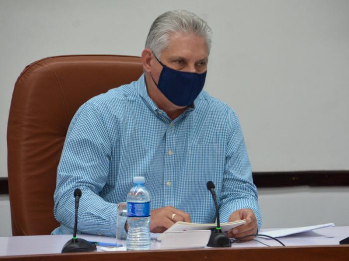 Miguel Díaz-Canel Bermúdez en reunión del grupo de trabajo enfrentamiento a la covid-19