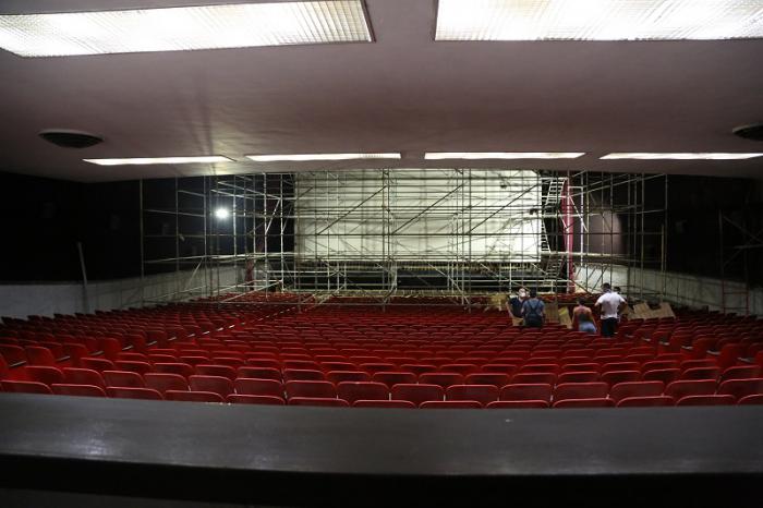 Cine Chaplin por dentro, en reparación