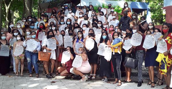 Estudiantes se licencian en Educación Primaria y Educación Preescolar