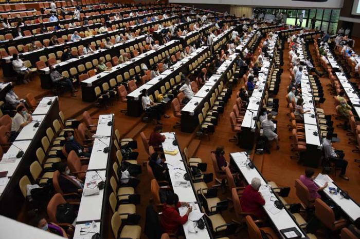 Diputados de la Asamblea Nacional del Poder Popular en el Palacio de las Convenciones