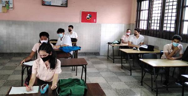 Reinicio del curso escolar en el instituto politécnico Osvaldo Herrera González