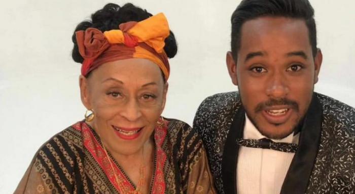Omara Portuondo junto al director de la Orquesta Failde